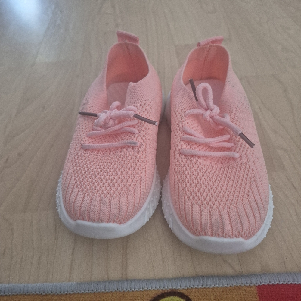 Amazon Toddler girl size 9 slip on or tie pink shoes